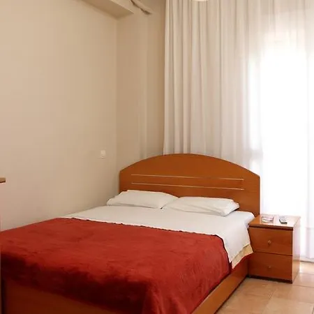 Noni Agia Triada (Thessaloniki)
